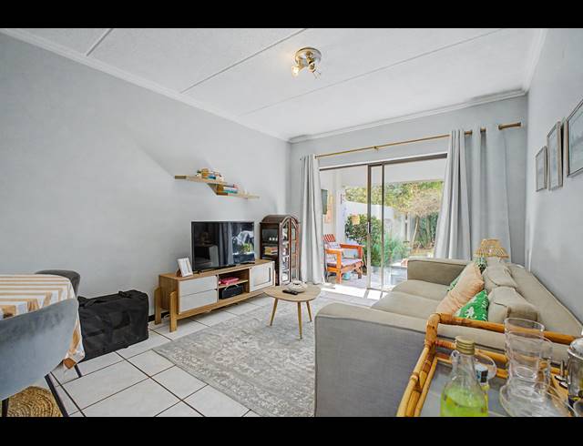 1 BEDROOM APARTMENT FOR SALE IN DOUGLASDALE